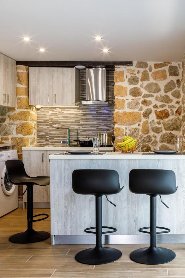 Drepano  Adrian'S Luxury Apartments 1 מראה חיצוני תמונה
