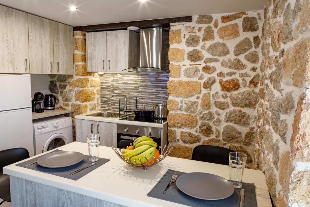 Drepano  Adrian'S Luxury Apartments 1 מראה חיצוני תמונה