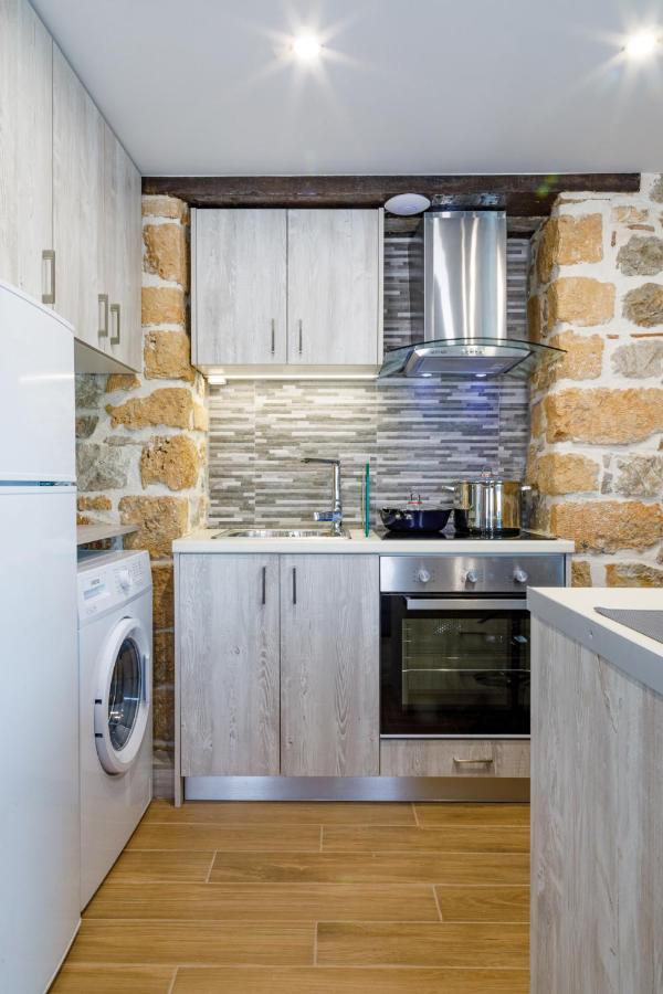 Drepano  Adrian'S Luxury Apartments 1 מראה חיצוני תמונה