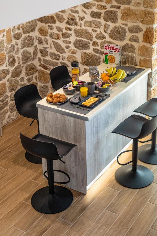 Drepano  Adrian'S Luxury Apartments 1 מראה חיצוני תמונה