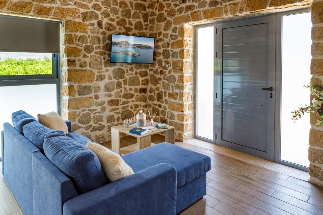 Drepano  Adrian'S Luxury Apartments 1 מראה חיצוני תמונה